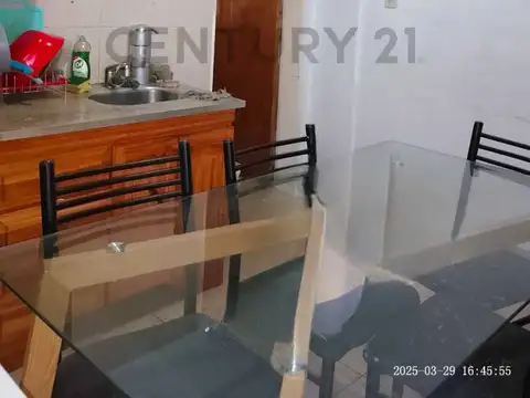 Casa 2 ambientes con 1 baño