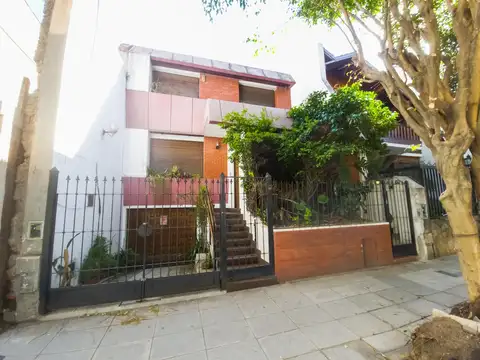 Depto Tipo Casa 8 ambientes con 2 baños
