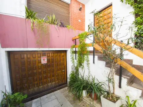 Depto Tipo Casa en Venta en Flores, USD 283.000