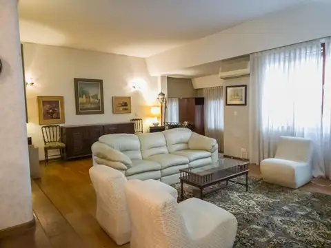 Depto Tipo Casa en Venta de 8 ambientes