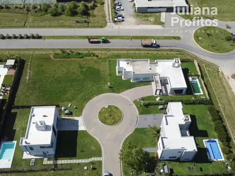 Villa Lobos - Calle al 63