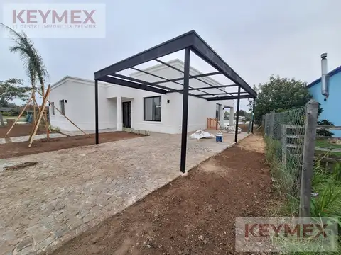 Casa 4 ambientes con 4 baños
