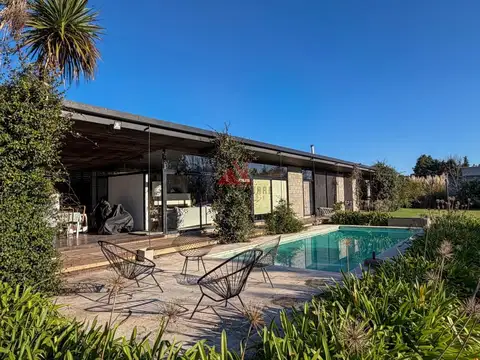 Casa Chalet  en Venta en Comarca del Sol, Exaltación de la Cruz, G.B.A. Zona Norte