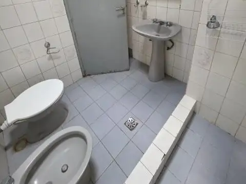 Depto Tipo Casa en Alquiler en Villa Sarmiento, $ 650.000