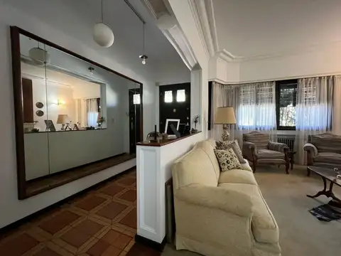 Casa 6 ambientes con 3 baños