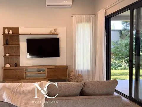 Casa en Venta en Costa Esmeralda, USD 340.000