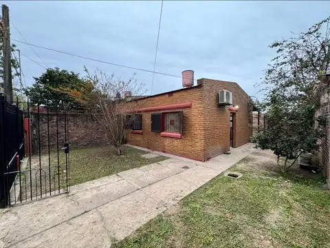 Casa en Venta en Deolindo Felipe Bittel, USD 40.000