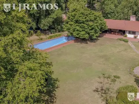 Bellísima quinta en Barrio Los Naranjos - PG
