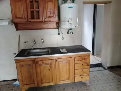 Casa 3 ambientes con 1 baño