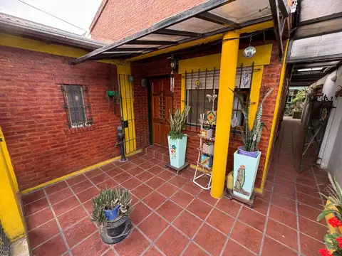 VENTA CASA 3 AMB + DEPTO 3 AMB EN JCP APTO CREDITO