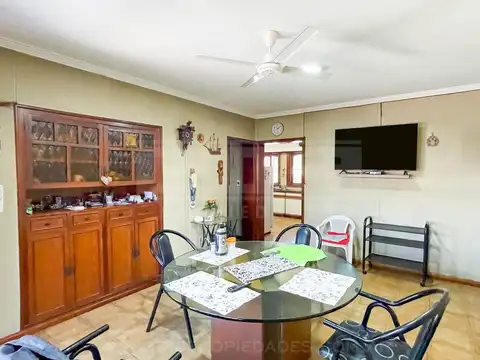 Casa en Venta con 3 cocheras