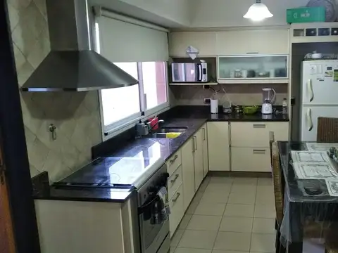 Departamento 5 ambientes con 4 baños
