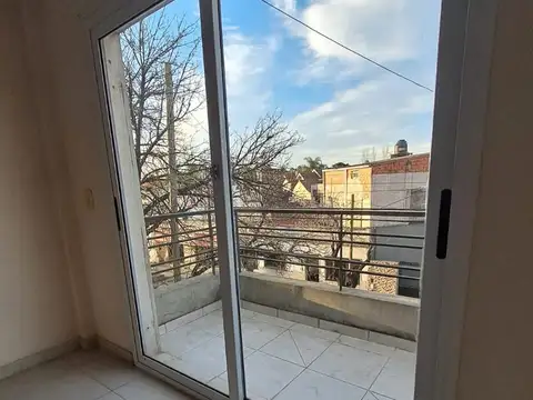 Departamento en Alquiler en Villa Sarmiento, $ 490.000