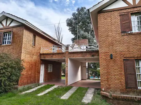 COMPLEJO DE 6 CABAÑAS CON PILETA MINA CLAVERO