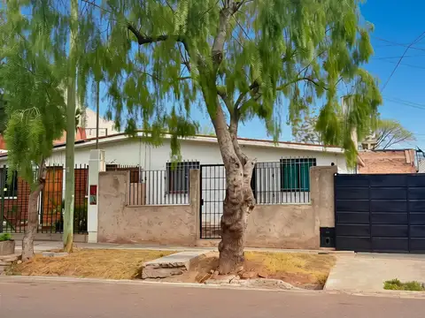 Casa en Venta en Godoy Cruz, USD 47.000
