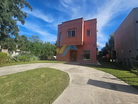 Casa en Alquiler de 3 dormitorios