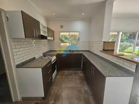 Casa en Alquiler al Oeste