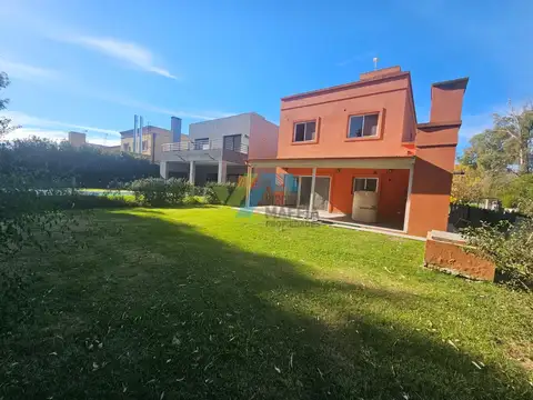 Casa en Alquiler en La Angélica, USD 1.000