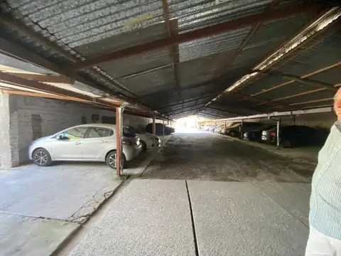 Excelentes DOS galpones con oficinas en Pilar centro