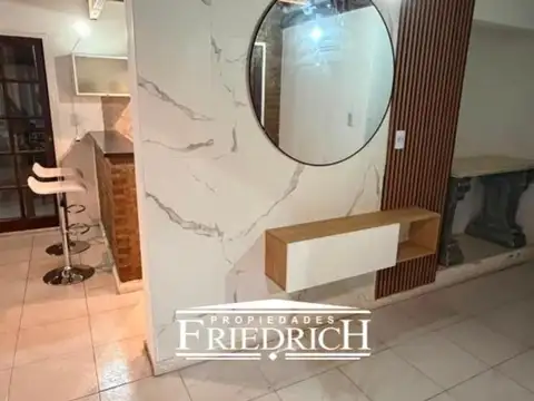 Casa en Alquiler con 4 cocheras