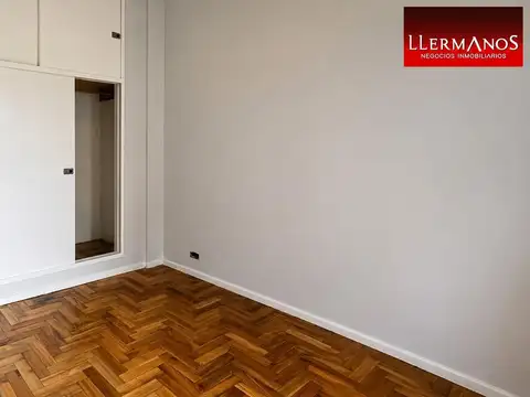 Venta departamento 3 Amb 2 dormitorios,Almagro con balcon