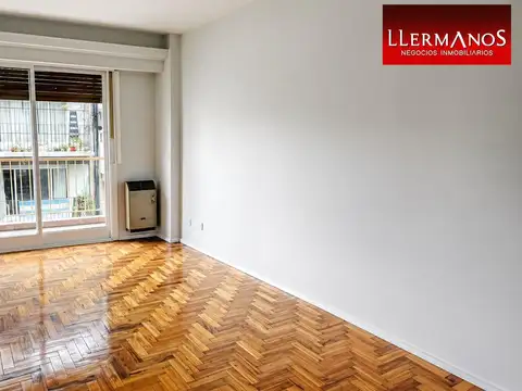 Venta departamento 3 Amb 2 dormitorios,Almagro con balcon
