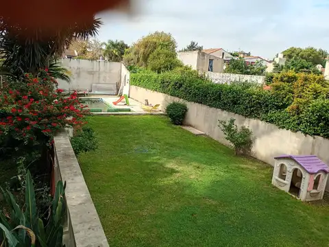 Casa 5 ambientes con 3 baños