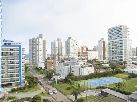 Departamento de 2 dormitorios en venta en torre nueva próxima al mar. 