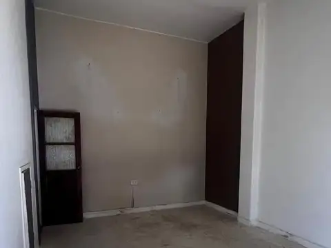 Local en Alquiler en Remedios de Escalada, $ 400.000