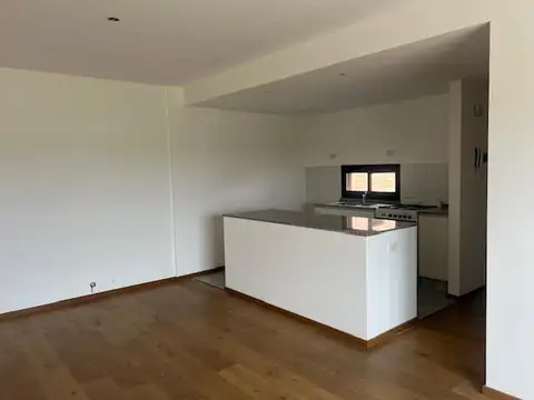 Departamento en Alquiler con 1 cocheras