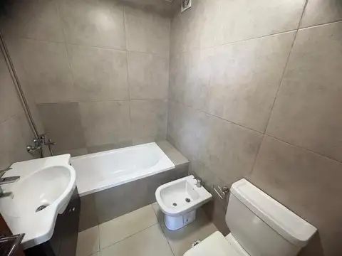 DEPARTAMENTO EN ALQUILER - CASTELLI 738 4 B