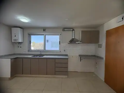 Departamento en Alquiler en Zárate, $ 650.000
