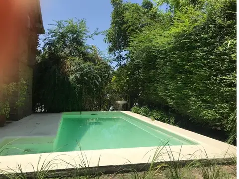 Casa en Alquiler Temporal con 1 cochera