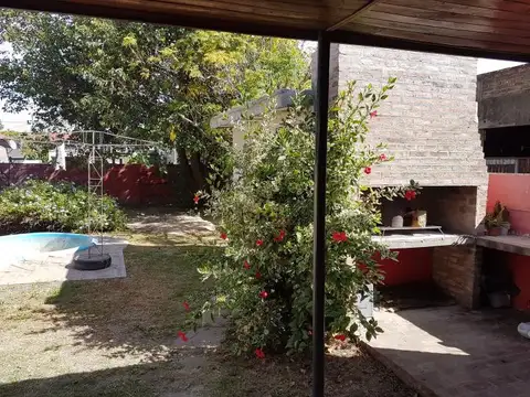 Casa 2 ambientes con 1 baño