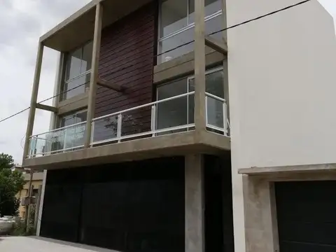 Belgrano 2531 U16  - VENTA Departamento Dúplex 2 Dormitorios con Cochera