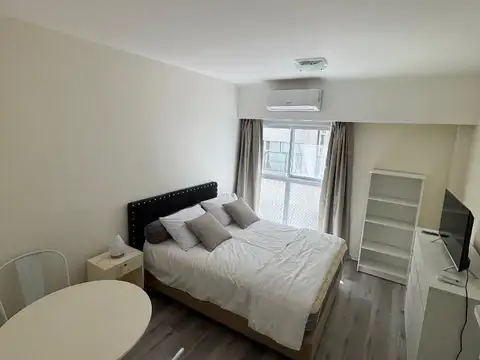 Jose Andres Pacheco De Melo 1900, Piso 7