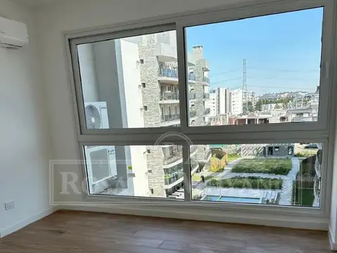 Del Portal 100, Piso 4