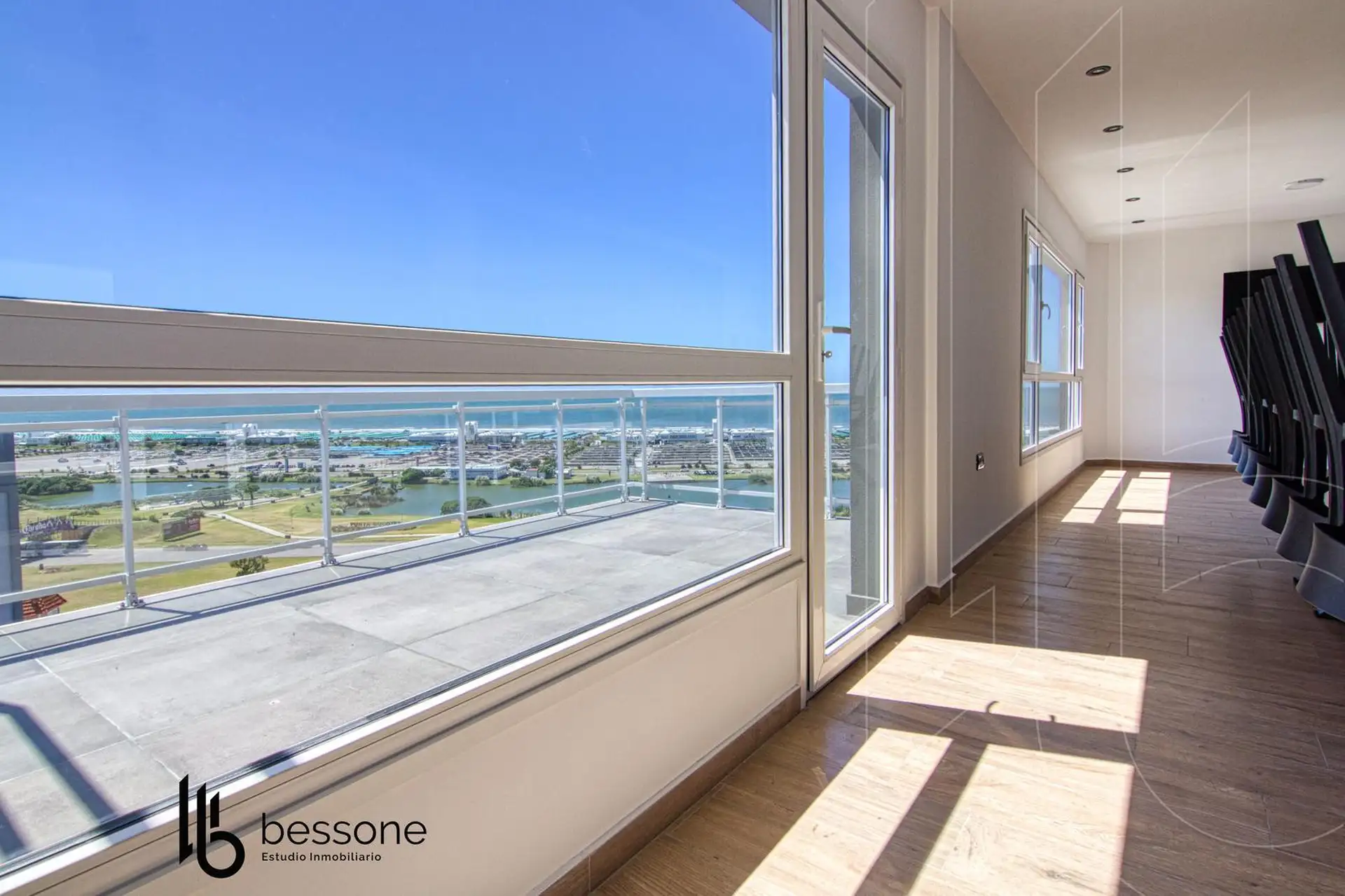 Departamento 2 amb, 62m² con balcón y vista al mar — Punta Mogotes