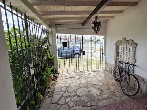 Casa en Alquiler en Temperley, $ 1.100.000