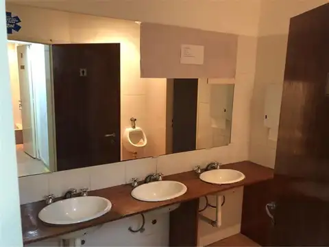 Local en Alquiler en Monserrat, $ 3.000.000