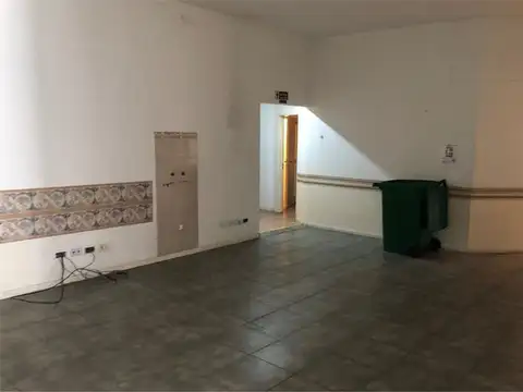 Local en Alquiler en Monserrat, $ 3.000.000