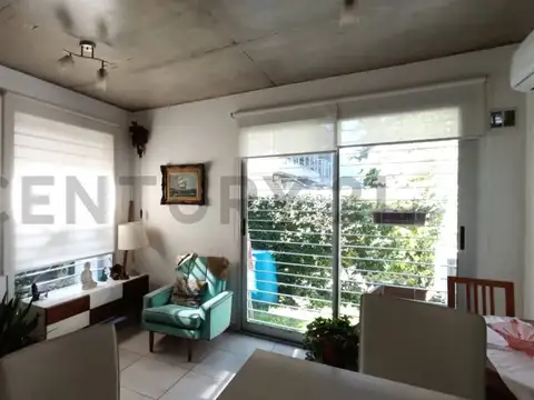 PH 2 AMBIENTES JARDIN COCHERA CASTELAR NORTE