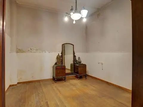 Depto Tipo Casa en Venta en Villa del Parque, USD 120.000