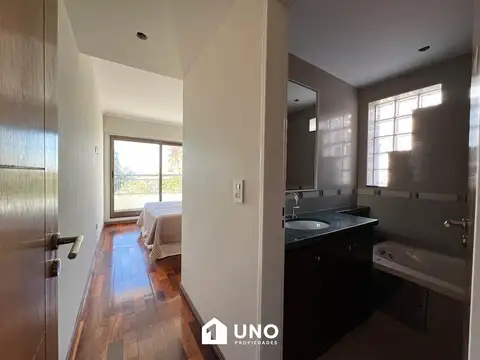 Ayacucho y San Juan - Piso Exclusivo de 3 Dormitorios. 