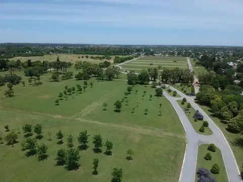 EXCELENTE LOTE A LA VENTA EN BARRIO SAINT JOSEPH - LONGCHAMPS