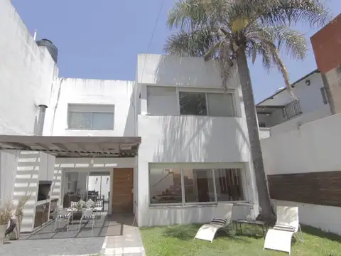 Casa en Venta en Republica De La Sexta, Rosario