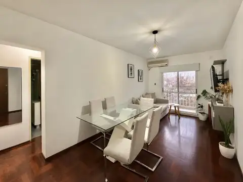 VENTA/ PERMUTA- Departamento de 2 dormitorios y balcón- Abasto, Rosario