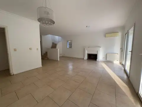 Casa en Alquiler de 4 dormitorios