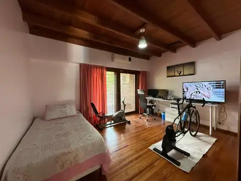 IMPORTANTE CASA DE 4 AMB CON PISCINA GARAGE