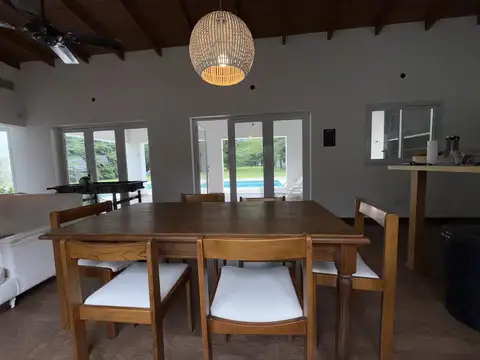 MODERNA CASA EN VENTA, CLUB DE CAMPO EL MORO, MARCOS PAZ